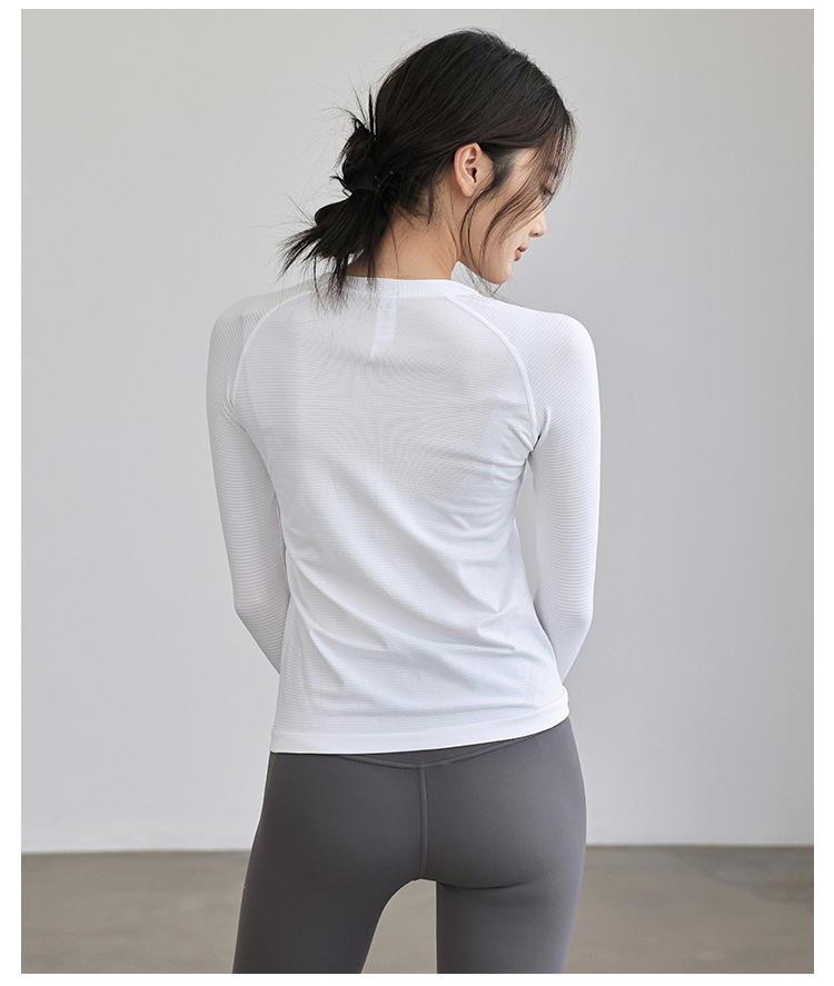 Yoga-Kompletttraining für Damen im Herbst und Winter